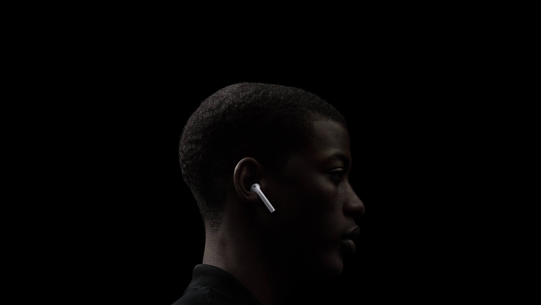 <span class="tt-white-color">AirPods</span>.